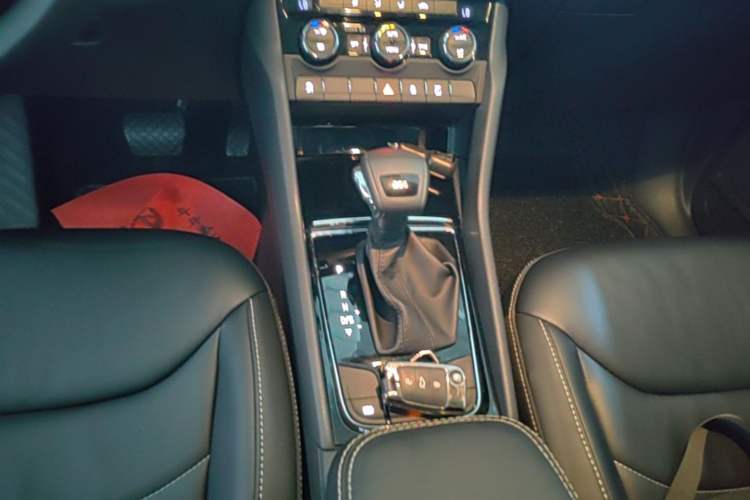 Used Skoda Kodiaq 2017 TSI330 5-seat Two-Wheel Drive Comfort Edition Gear Lever