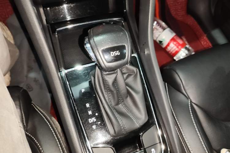 Used Skoda Kodiaq 2017 TSI330 7-Seater Two-Wheel-Drive Luxury Edition Gear Lever