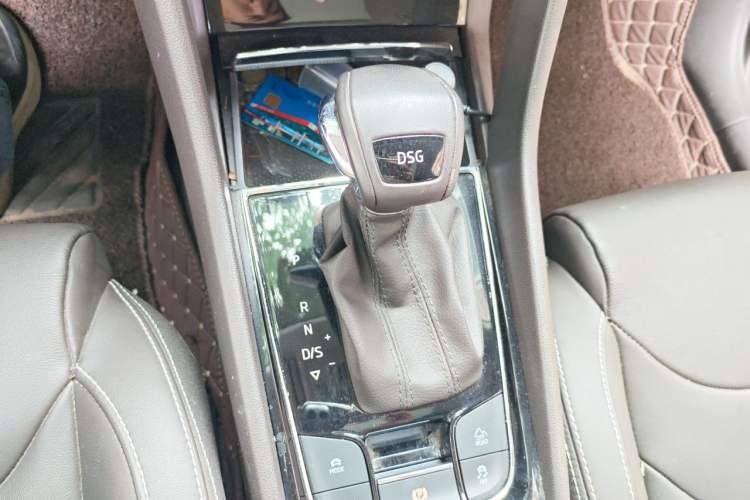 Used Skoda Kodiaq 2017 TSI380 7-Seater Four-Wheel-Drive Flagship Edition Gear Lever