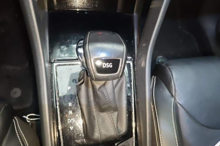 Used Skoda Kodiaq 2017 TSI330 7-Seater Two-Wheel-Drive Luxury Edition Gear Lever