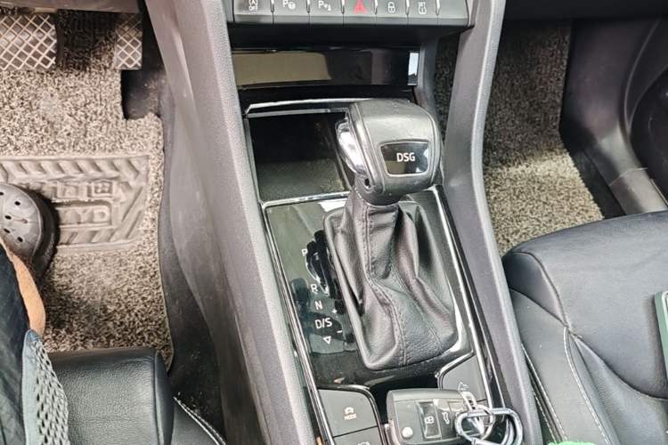 Used Skoda Kodiaq 2017 TSI380 7-Seater Four-Wheel-Drive Flagship Edition Gear Lever