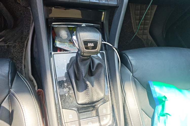 Used Skoda Kodiaq 2017 TSI380 7-Seater Four-Wheel-Drive Flagship Edition Gear Lever