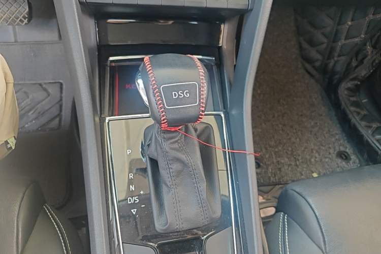 Used Skoda Kodiaq 2017 TSI330 7-Seater Two-Wheel-Drive Luxury Edition Gear Lever