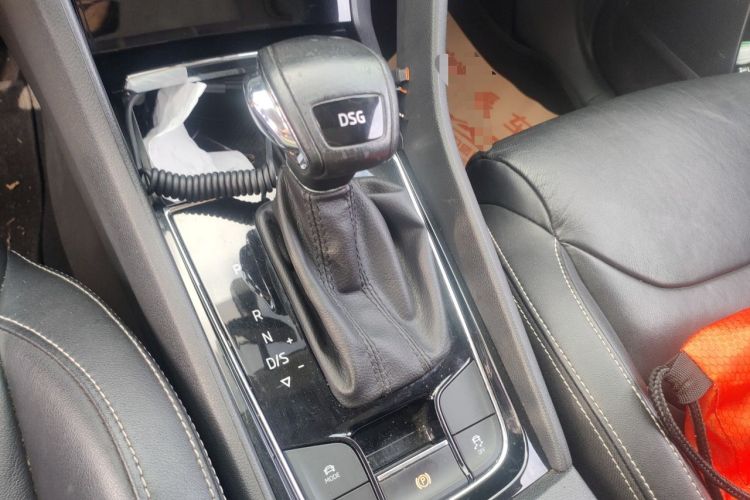 Used Skoda Kodiaq 2017 TSI330 7-Seater Two-Wheel-Drive Luxury Edition Gear Lever