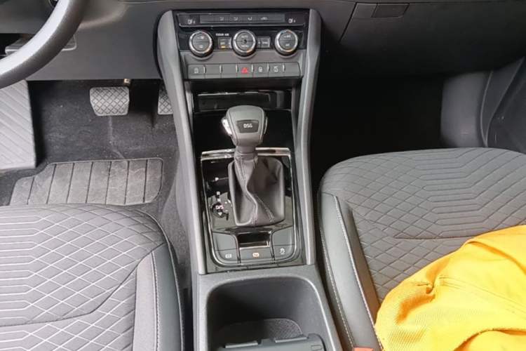 Used Skoda Kodiaq 2017 TSI330 5-seat Two-Wheel Drive Comfort Edition Gear Lever
