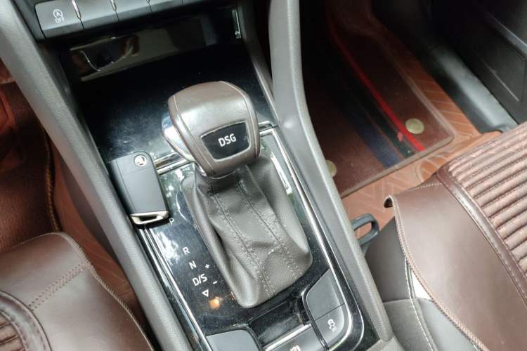 Used Skoda Kodiaq 2017 TSI330 5-Seat Two-Wheel Drive Luxury Edition Gear Lever