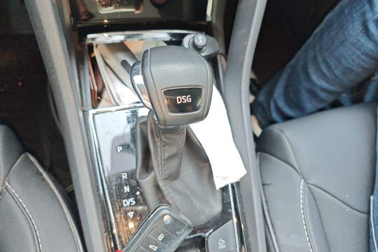 Used Skoda Kodiaq 2017 TSI380 7-Seater Four-Wheel-Drive Flagship Edition Gear Lever