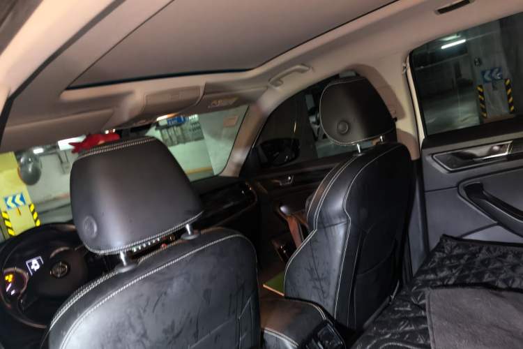 Used Skoda Kodiaq 2017 TSI330 7-Seater Two-Wheel-Drive Luxury Edition Headliner