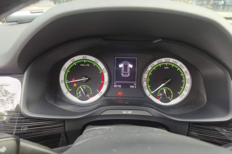 Used Skoda Kodiaq 2017 TSI330 7-Seater Two-Wheel-Drive Luxury Edition Instrument Cluster