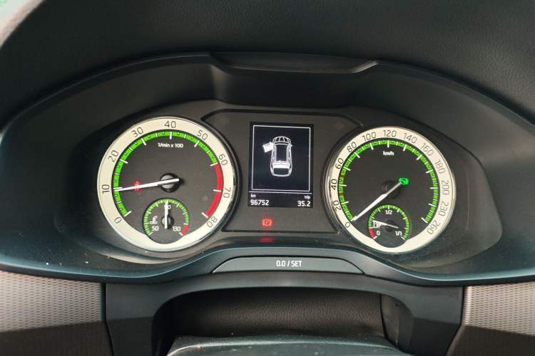Used Skoda Kodiaq 2017 TSI330 5-Seat Two-Wheel Drive Luxury Edition Instrument Cluster