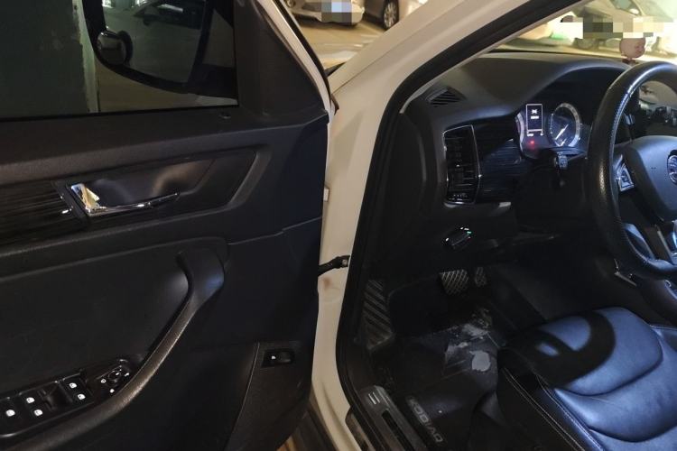 Used Skoda Kodiaq 2017 TSI330 7-Seater Two-Wheel-Drive Luxury Edition Interior 3