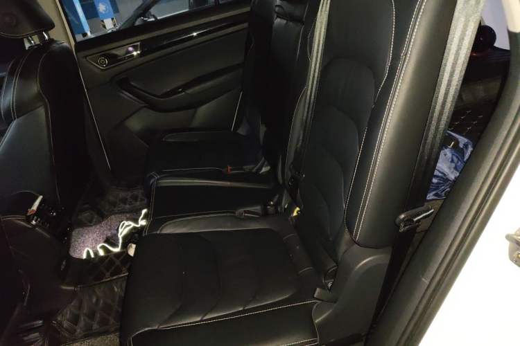 Used Skoda Kodiaq 2017 TSI330 7-Seater Two-Wheel-Drive Luxury Edition Interior 4