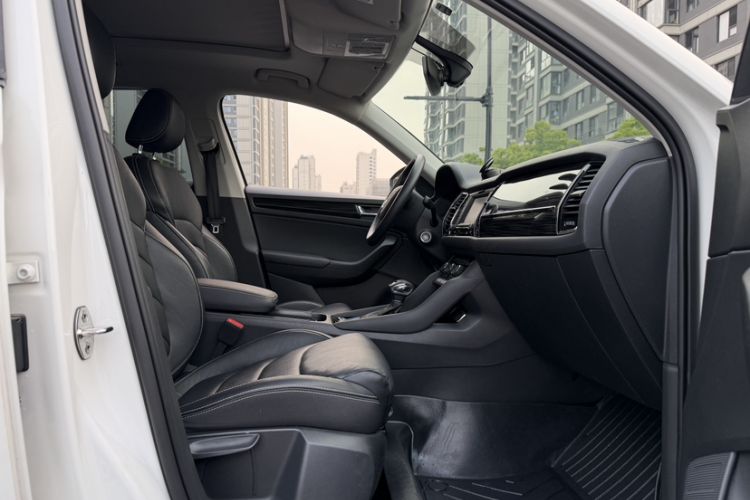 Used Skoda Kodiaq 2017 TSI330 7-Seater Two-Wheel-Drive Luxury Edition Interior 6