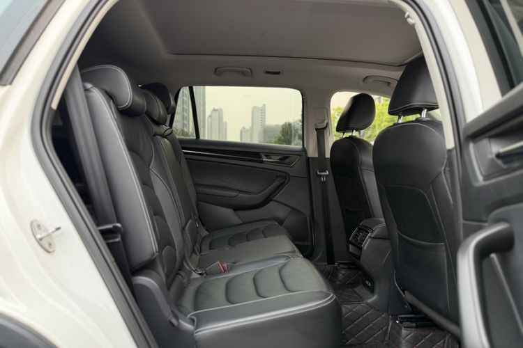 Used Skoda Kodiaq 2017 TSI330 7-Seater Two-Wheel-Drive Luxury Edition Interior 7