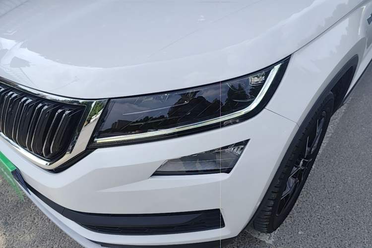 Used Skoda Kodiaq 2017 TSI380 7-Seater Four-Wheel-Drive Flagship Edition Left Front Headlight