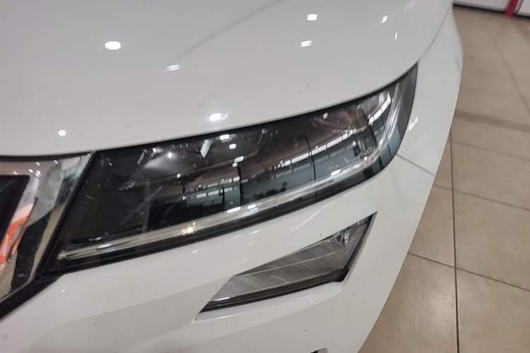 Used Skoda Kodiaq 2017 TSI330 7-Seater Two-Wheel-Drive Luxury Edition Left Front Headlight