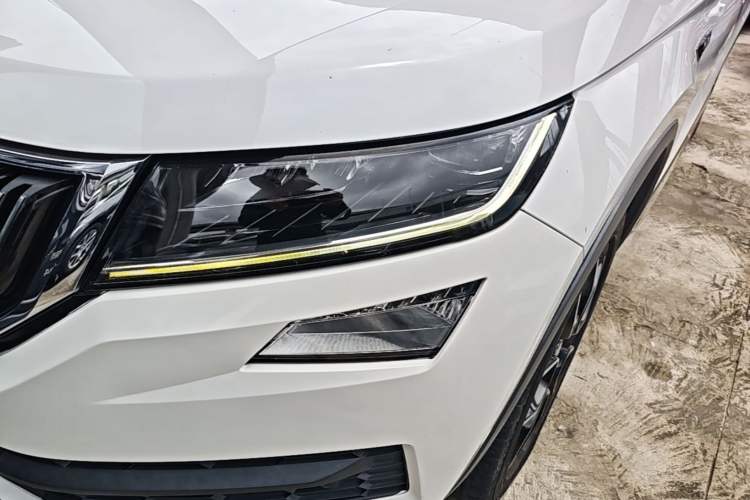 Used Skoda Kodiaq 2017 TSI380 7-Seater Four-Wheel-Drive Flagship Edition Left Front Headlight