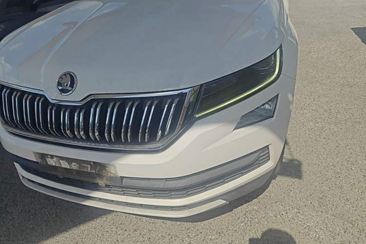 Used Skoda Kodiaq 2017 TSI330 7-Seater Two-Wheel-Drive Luxury Edition Left Front Headlight