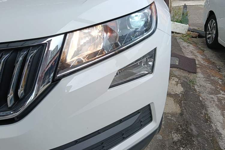 Used Skoda Kodiaq 2017 TSI330 5-seat Two-Wheel Drive Comfort Edition Left Front Headlight