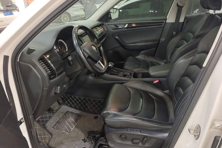 Used Skoda Kodiaq 2017 TSI330 7-Seater Two-Wheel-Drive Luxury Edition Left Front Seat