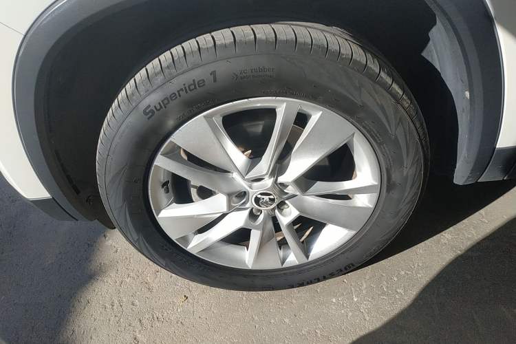 Used Skoda Kodiaq 2017 TSI330 7-Seater Two-Wheel-Drive Luxury Edition Left Front Wheel Hub