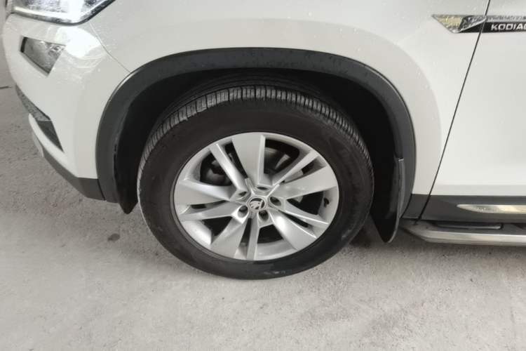 Used Skoda Kodiaq 2017 TSI330 7-Seater Two-Wheel-Drive Luxury Edition Left Front Wheel Hub