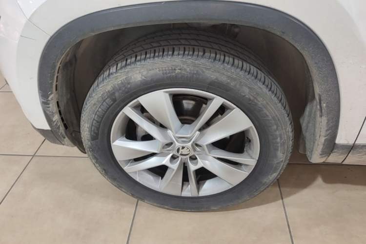 Used Skoda Kodiaq 2017 TSI330 7-Seater Two-Wheel-Drive Luxury Edition Left Front Wheel Hub