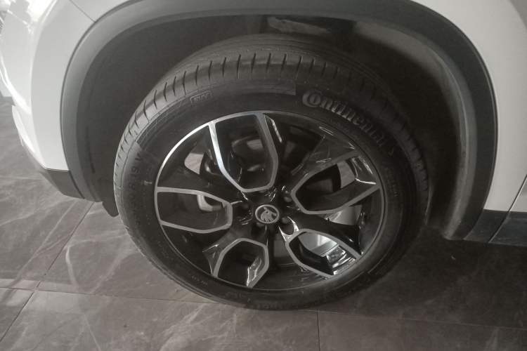 Used Skoda Kodiaq 2017 TSI330 7-Seater Two-Wheel-Drive Luxury Edition Left Front Wheel Hub