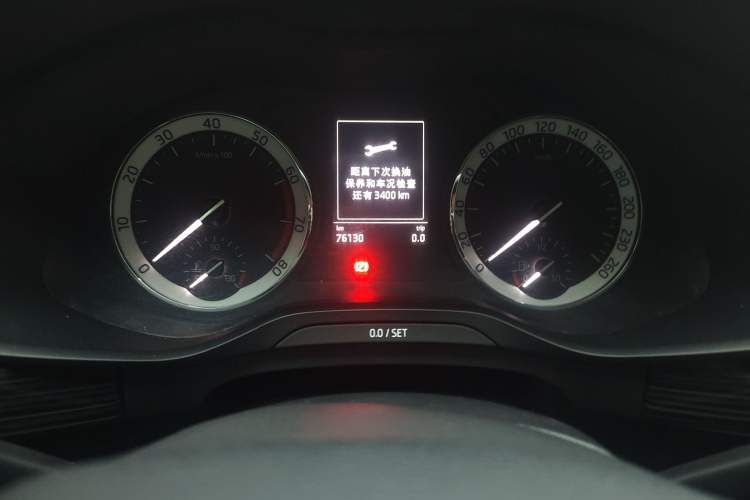 Used Skoda Kodiaq 2017 TSI330 7-Seater Two-Wheel-Drive Luxury Edition Odometer Close Up