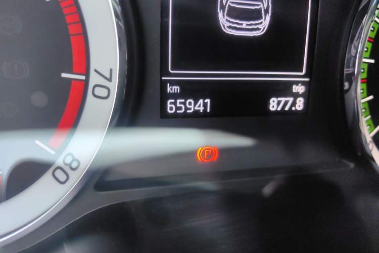 Used Skoda Kodiaq 2017 TSI330 7-Seater Two-Wheel-Drive Luxury Edition Odometer Close Up