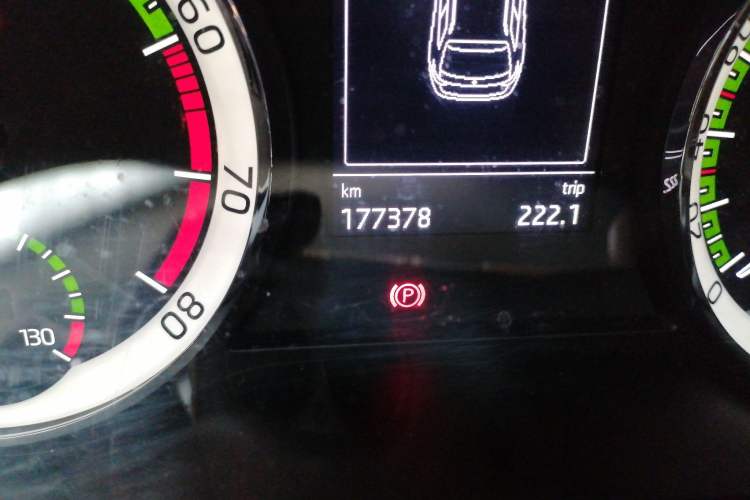 Used Skoda Kodiaq 2017 TSI330 5-Seat Two-Wheel Drive Luxury Edition Odometer Close Up