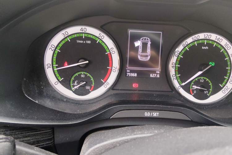 Used Skoda Kodiaq 2017 TSI330 7-Seater Two-Wheel-Drive Luxury Edition Odometer Close Up