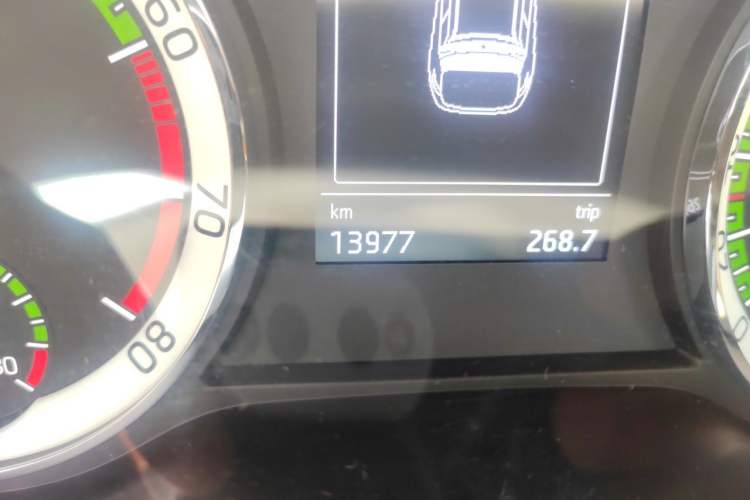 Used Skoda Kodiaq 2017 TSI330 5-seat Two-Wheel Drive Comfort Edition Odometer Close Up