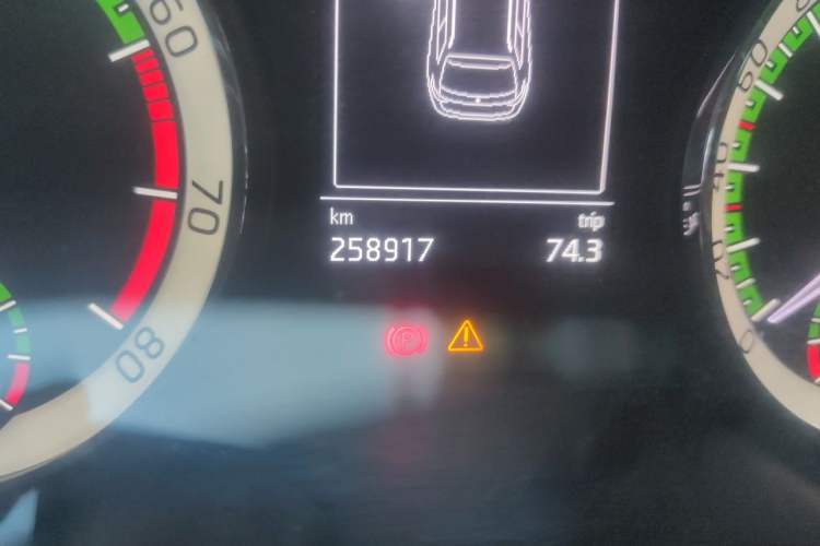 Used Skoda Kodiaq 2017 TSI330 5-Seat Two-Wheel Drive Luxury Edition Odometer Close Up