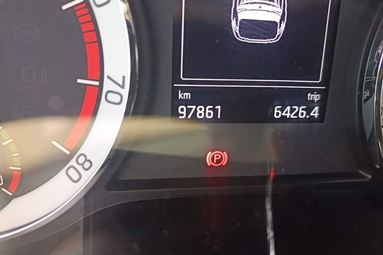 Used Skoda Kodiaq 2017 TSI330 7-Seater Two-Wheel-Drive Luxury Edition Odometer Close Up