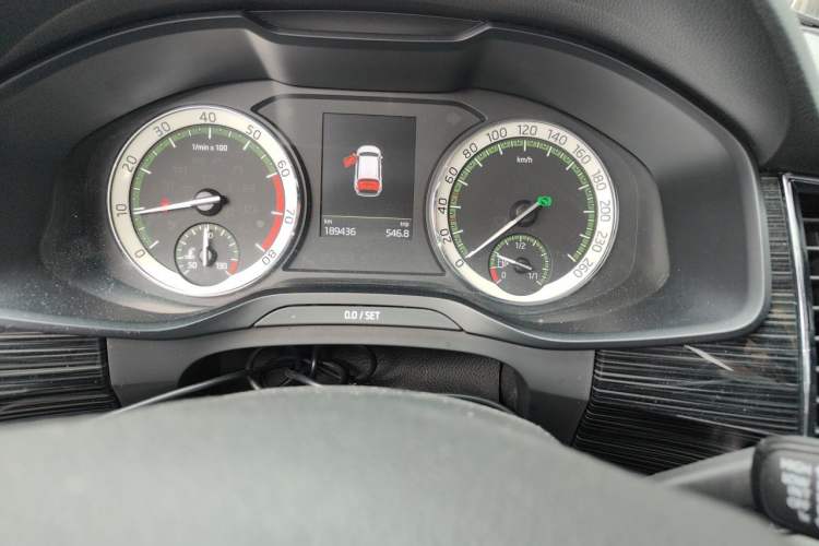 Used Skoda Kodiaq 2017 TSI380 7-Seater Four-Wheel-Drive Flagship Edition Odometer Close Up