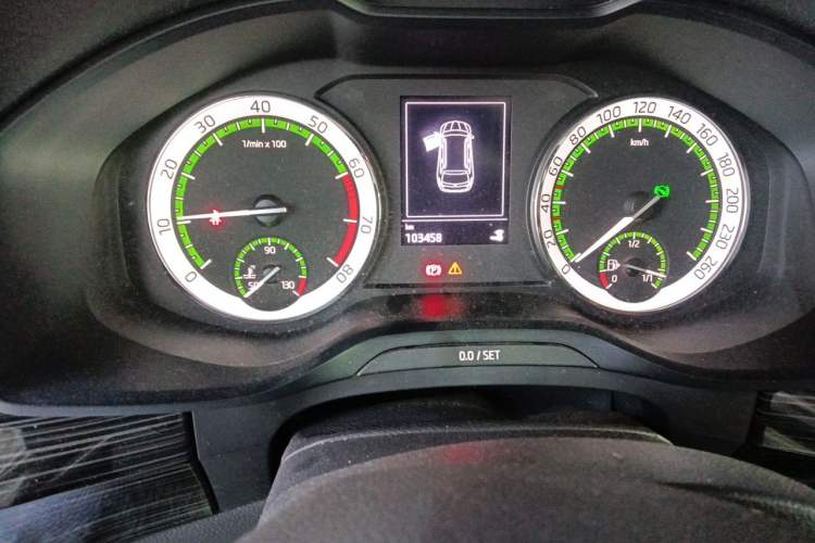 Used Skoda Kodiaq 2017 TSI330 7-Seater Two-Wheel-Drive Luxury Edition Odometer Close Up