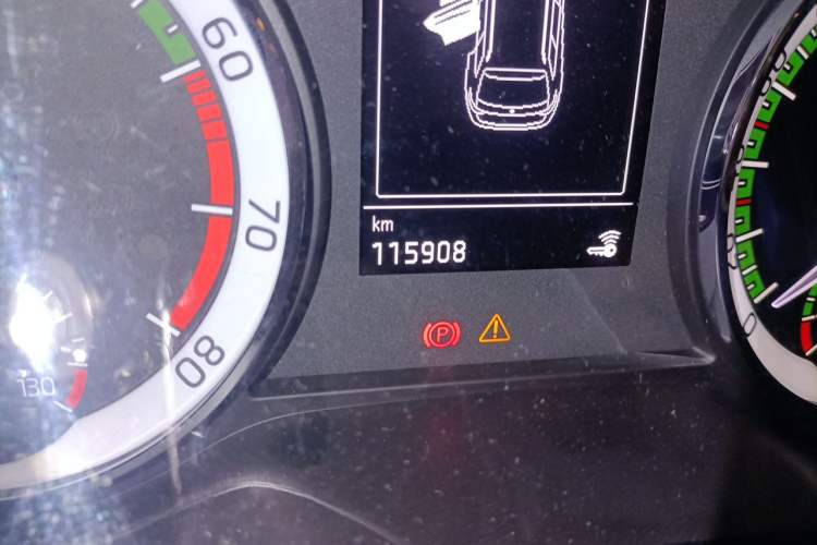 Used Skoda Kodiaq 2017 TSI330 7-Seater Two-Wheel-Drive Luxury Edition Odometer Close Up