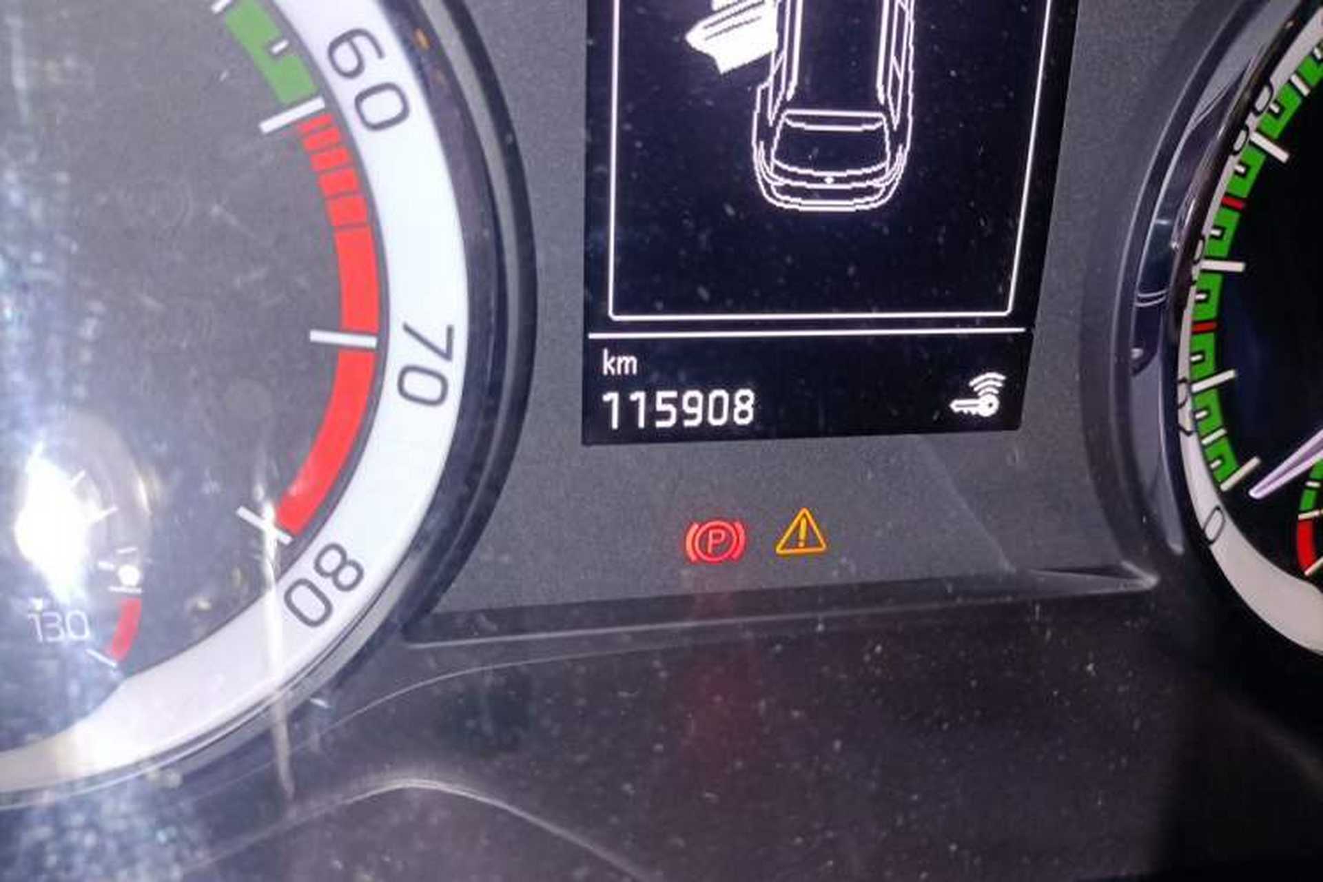 Used Skoda Kodiaq 2017 TSI330 7-Seater Two-Wheel-Drive Luxury Edition Odometer Close Up