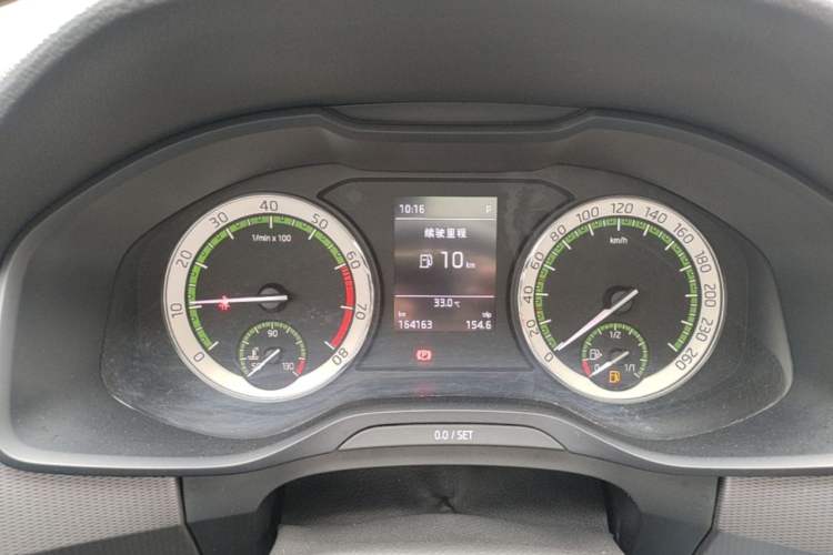 Used Skoda Kodiaq 2017 TSI330 5-Seat Two-Wheel Drive Luxury Edition Odometer Close Up
