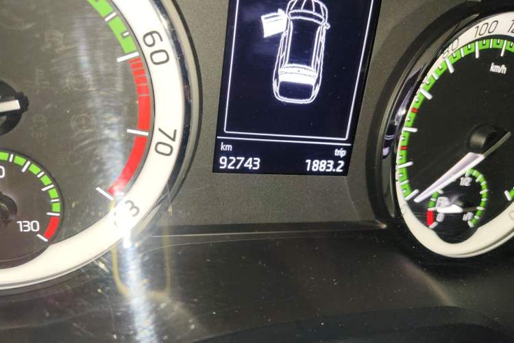 Used Skoda Kodiaq 2017 TSI330 7-Seater Two-Wheel-Drive Luxury Edition Odometer Close Up
