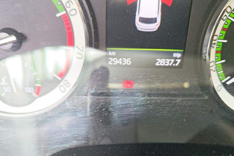 Used Skoda Kodiaq 2017 TSI380 7-Seater Four-Wheel-Drive Flagship Edition Odometer Close Up