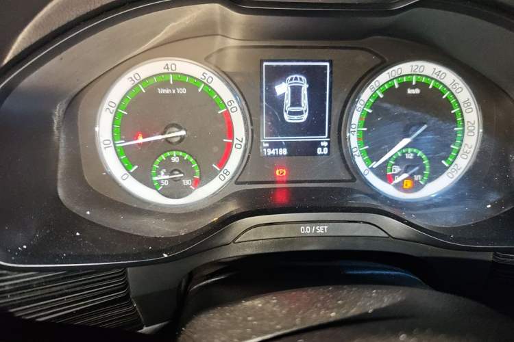 Used Skoda Kodiaq 2017 TSI330 7-Seater Two-Wheel-Drive Luxury Edition Odometer Close Up