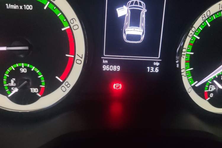 Used Skoda Kodiaq 2017 TSI330 7-Seater Two-Wheel-Drive Luxury Edition Odometer Close Up