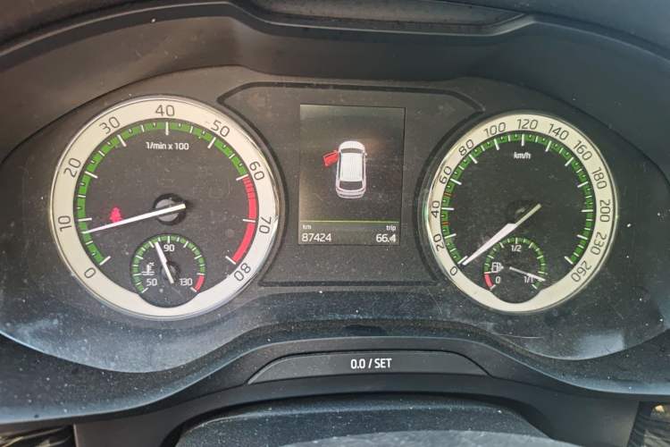 Used Skoda Kodiaq 2017 TSI380 7-Seater Four-Wheel-Drive Flagship Edition Odometer Close Up