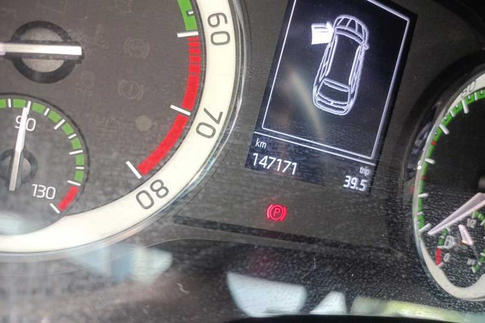 Used Skoda Kodiaq 2017 TSI330 5-Seat Two-Wheel Drive Luxury Edition Odometer Close Up