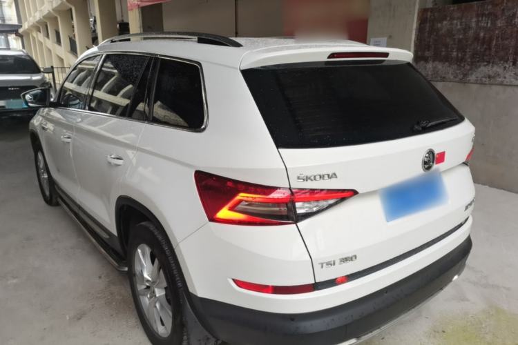 Used Skoda Kodiaq 2017 TSI330 7-Seater Two-Wheel-Drive Luxury Edition Rear Left 45 Deg