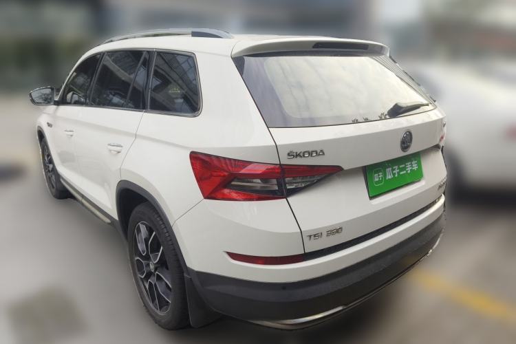 Used Skoda Kodiaq 2017 TSI330 7-Seater Two-Wheel-Drive Luxury Edition Rear Left 45 Deg