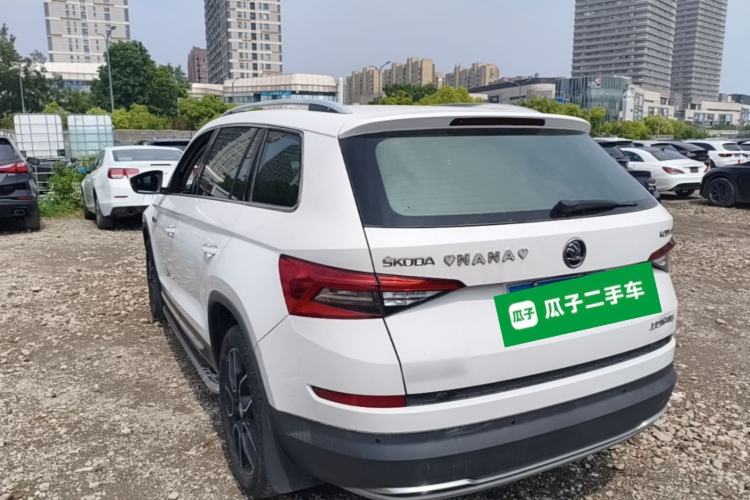 Used Skoda Kodiaq 2017 TSI330 7-Seater Two-Wheel-Drive Luxury Edition Rear Left 45 Deg