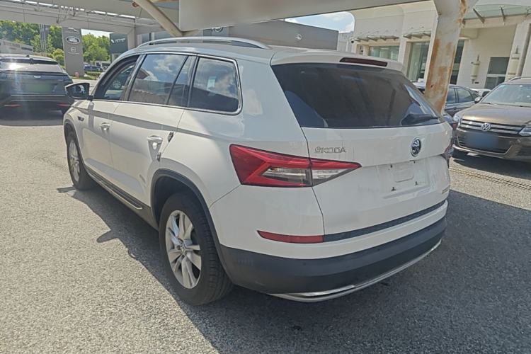 Used Skoda Kodiaq 2017 TSI330 7-Seater Two-Wheel-Drive Luxury Edition Rear Left 45 Deg